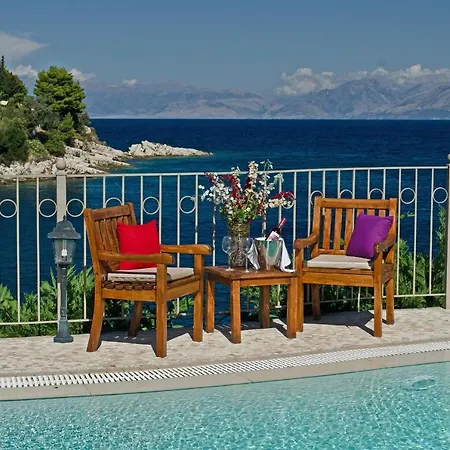 Villa Sleeps 10 Pool Wifi