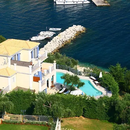 Sleeps 10 Pool Wifi Villa